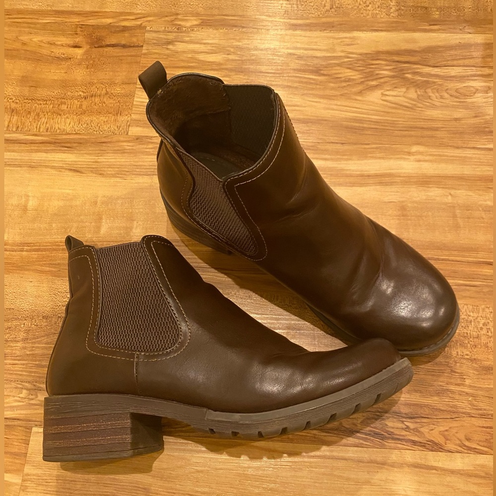 Eastland Chelsea Boots